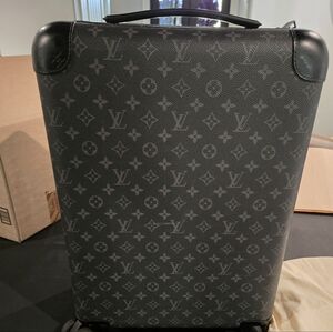 Louis Vuitton Monogram Eclipse Horizon 55